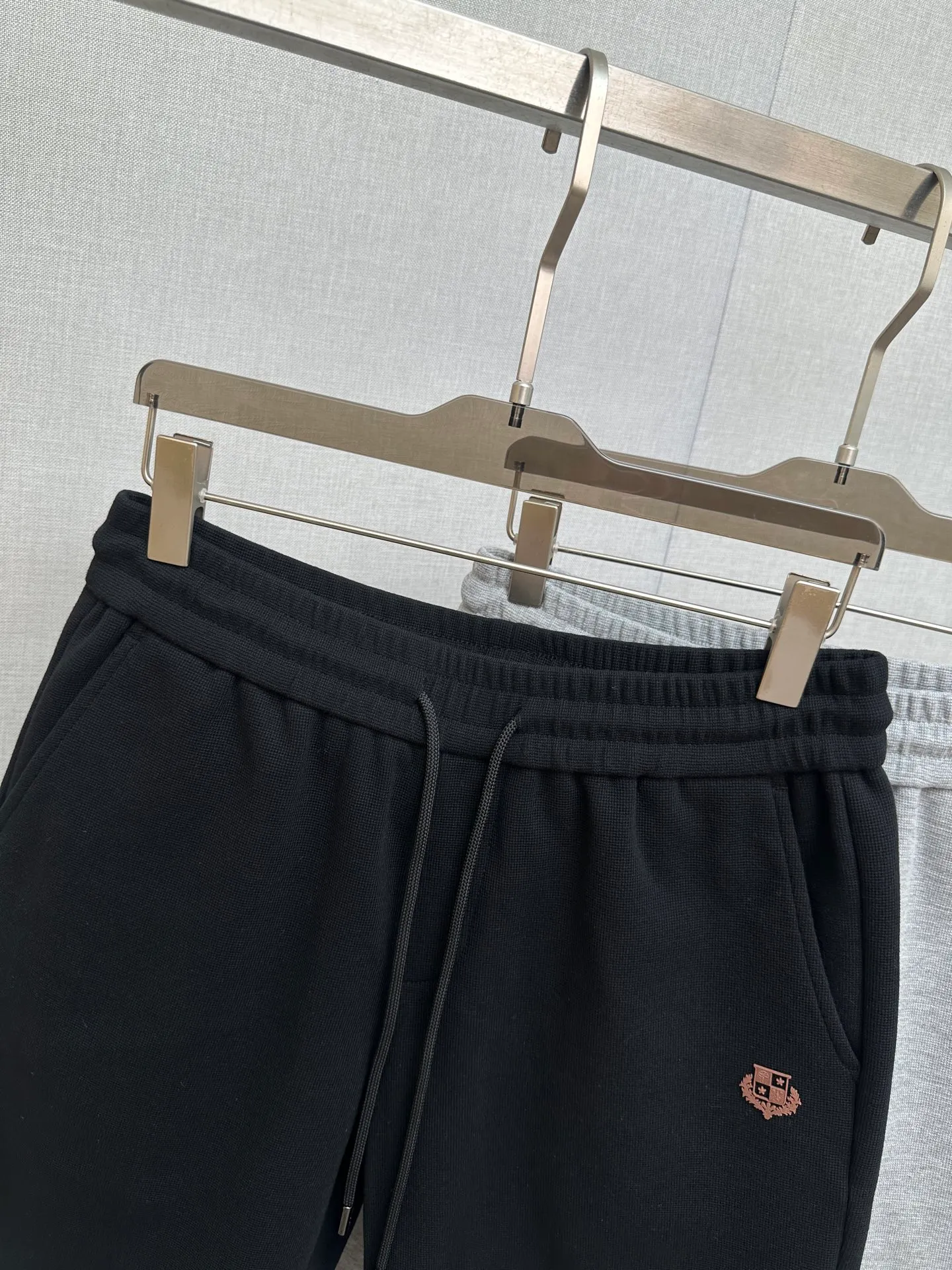 LP Hot Sale Shorts 2026ss New Arrival Men's Casual Shorts, Premium Version! The custom-made fabric Breathable in the counter has high comfort, impeccable details, and brand design concept, reflecting high quality. It feels delicate and soft! It presents a casual cut and the upper body shape is great! Sizes:M-4XL